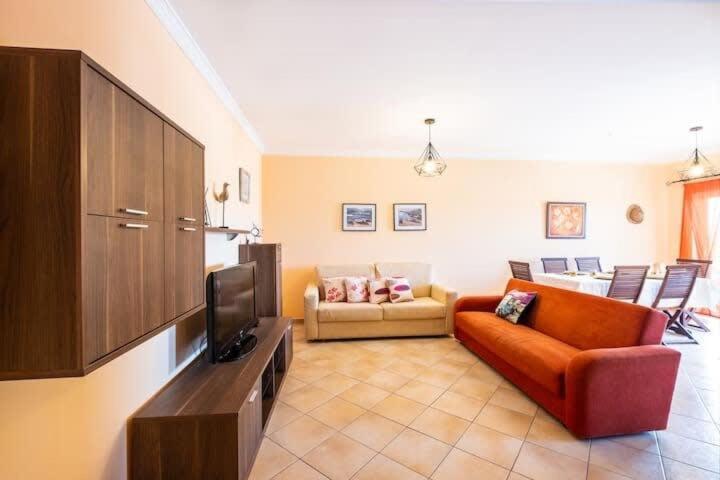 Apartment Alfarmar - Pool, Beach Only A Few Minutes Away Albufeira Eksteriør bilde
