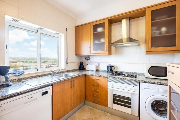 Apartment Alfarmar - Pool, Beach Only A Few Minutes Away Albufeira Eksteriør bilde