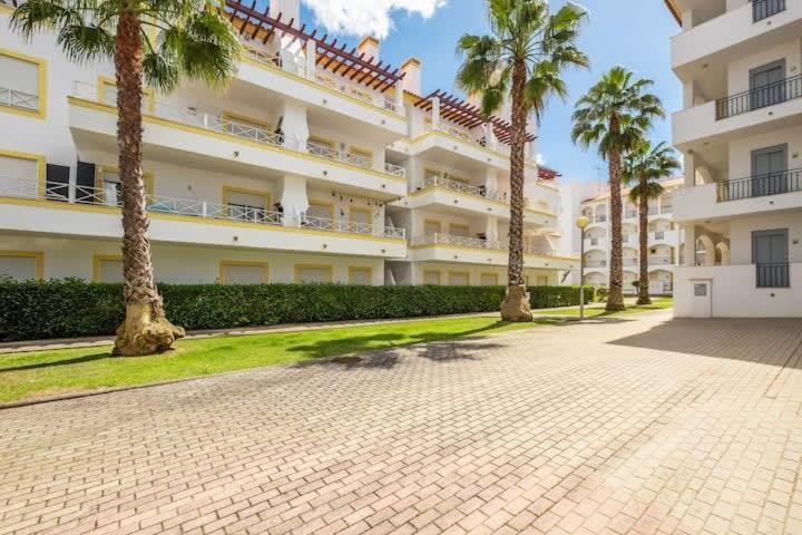 Apartment Alfarmar - Pool, Beach Only A Few Minutes Away Albufeira Eksteriør bilde