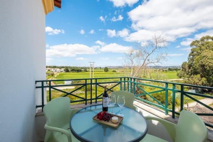 Apartment Alfarmar - Pool, Beach Only A Few Minutes Away Albufeira Eksteriør bilde