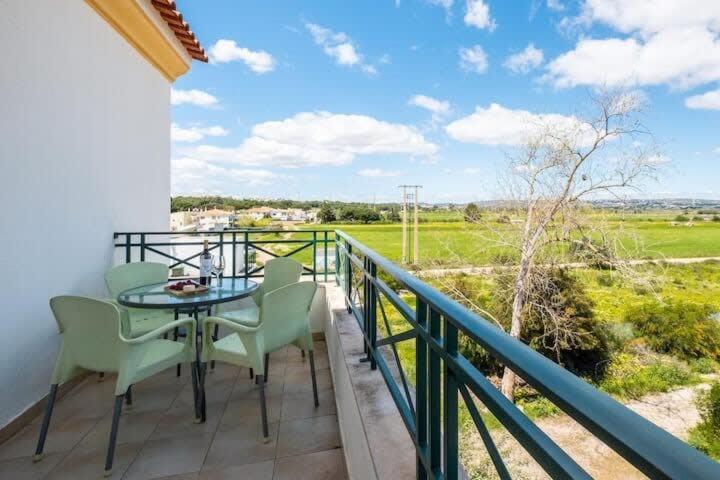 Apartment Alfarmar - Pool, Beach Only A Few Minutes Away Albufeira Eksteriør bilde